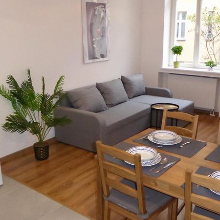 Apartament Love On 5 - Milosc Na 5 Legnica Exterior photo